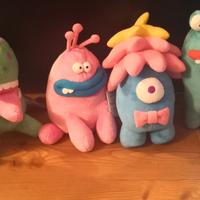 Set di nr. 6 peluche collezione Hey Clay  + libro