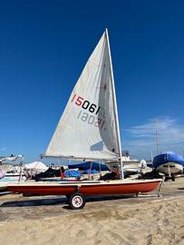 Barca a vela, laser armato radial.