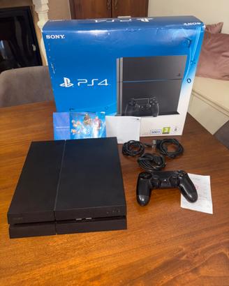 Playstation 4 + Minecraft + Street Fighters V