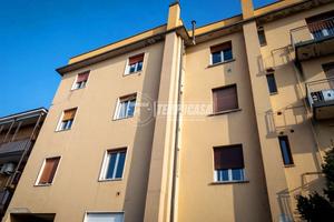 Parzialmente rinnovato: balcone, cantina