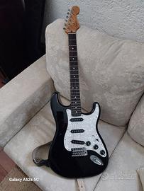Chitarra Fender stratocaster 70th