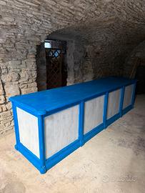 grande bancone da negozio bar