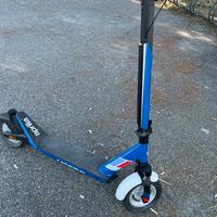Monopattino elettrico aprilia