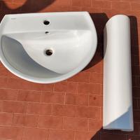 Lavabo bianco con colonna in ceramica Geberit 