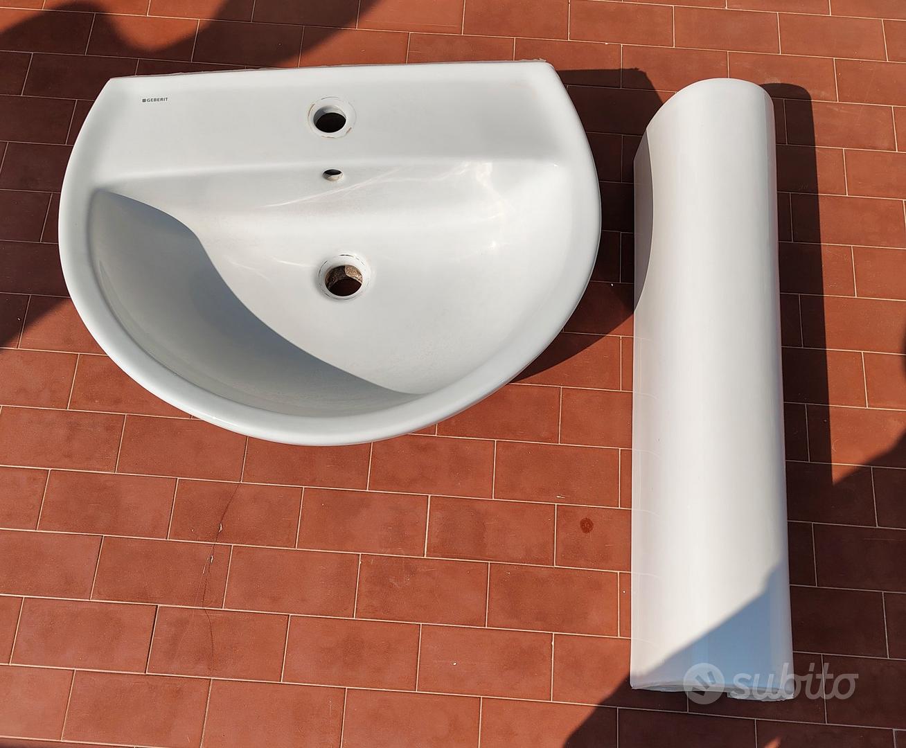 Lavabo bianco con colonna in ceramica Geberit - Arredamento e ...