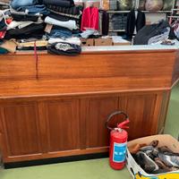 Bancone reception accoglienza accettazione