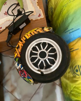 Hoveboard con luci led e altoparlante bluetooth,