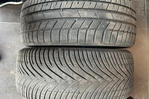 Gomme invernali 235/40/19 96v