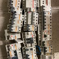 STOCK MATERIALE ELETTRICO INTERRUTTORI QUADRI