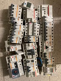 STOCK MATERIALE ELETTRICO INTERRUTTORI QUADRI
