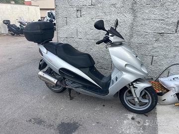 Malaguti Phantom max 200 bauletto