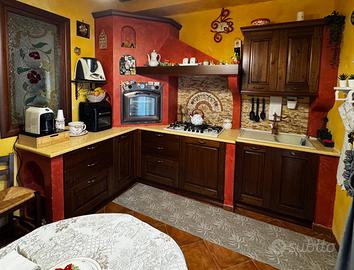 Cucina angolare completa di elettrodomestici