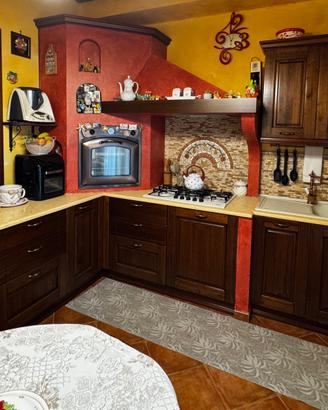 Cucina angolare completa di elettrodomestici