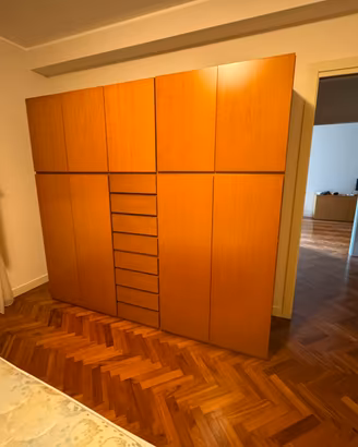 MOBILI USATI COMÒ COMODINI ARMADIO