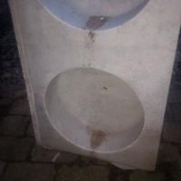 Lavandino in marmo bianco