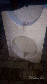 Lavandino in marmo bianco