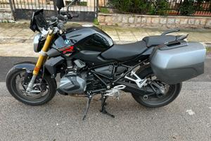 BMW R 1250 R LC con soli 1500 km accetto permute