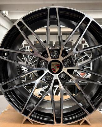 Cerchi nuovi in lega Porsche Macan Electric 21