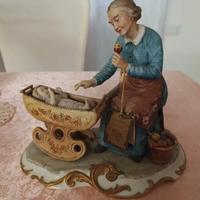 Statua Porcellana Firmata Volta - "Nonna e Culla"