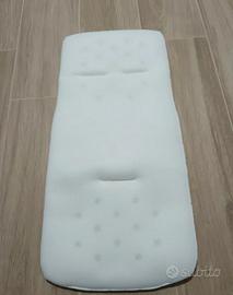 materassino bianco per passeggino