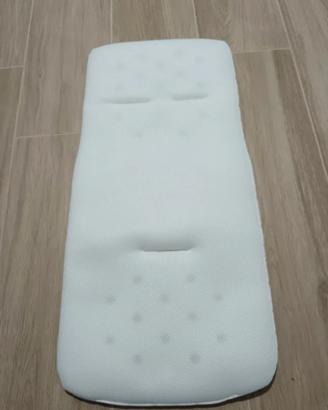materassino bianco per passeggino