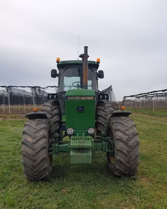 TRATTORE JOHN DEERE 4050 PRONTO ALL' USO