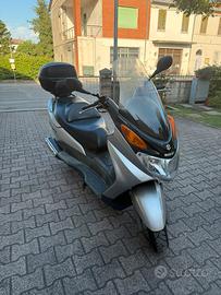 Suzuki Burgman 150- 2002- 18.400 Km