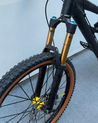 santa Cruz nomad c (carbon)