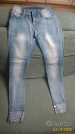 Pantaloni jeans donna con cartellino