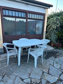 tavolo per giardino