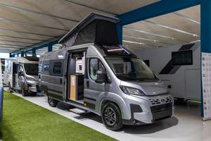 ADRIA TWIN 640 SGX POPTOP - 60Y