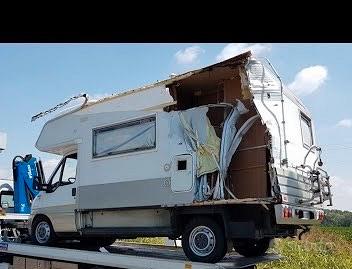 Camper recente danneggiato