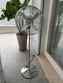 Ventilatore a piantana in acciaio, come nuovo