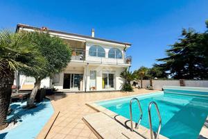 VILLA SINGOLA A CIPRESSA