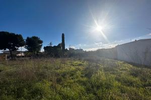 Terreno angolare di 1200 mq nel centro di Talsano