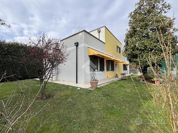 VILLA SINGOLA A CAVENAGO DI BRIANZA