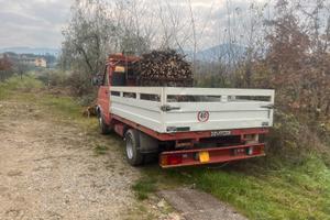 Iveco Daily con targa gialla