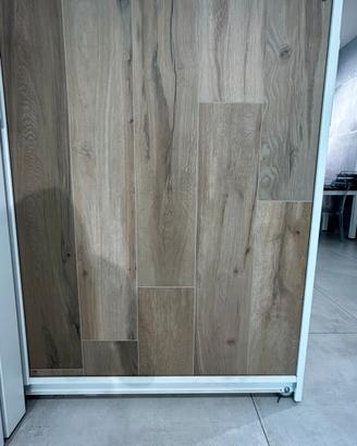 Piastrelle in gres porcellanato  effetto legno