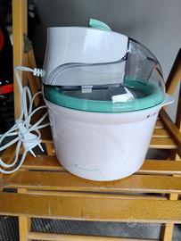 gelatiera,  per fare il gelato in casa.