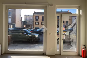 NEGOZIO A CANALE