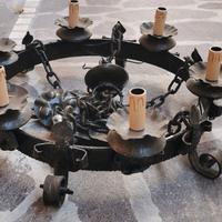 Lampadario in ferro battuto 
