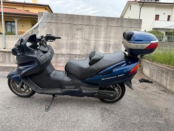 Suzuki Burgman 650