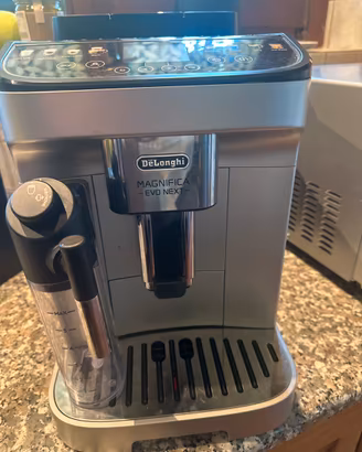 Macchina del caffè delonghi