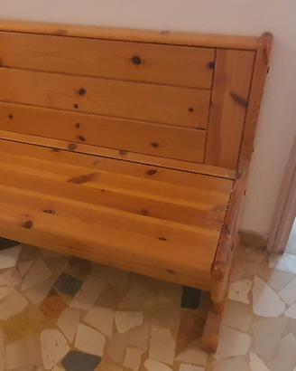 set tavolo ,panca contenitore, panchett e 2 sedie