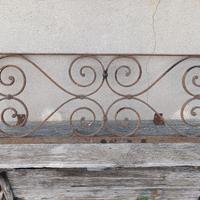 inferriata decorativa in ferro battuto