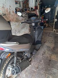 Scooter Kimco