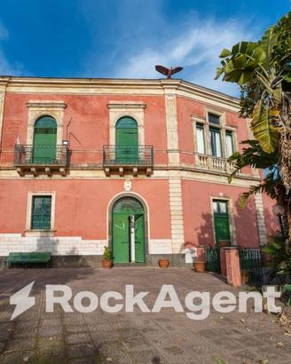 CASALE PANORAMICO CON PISCINA