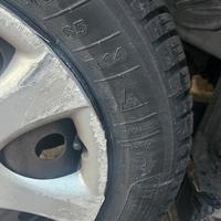 gomme nuove su  cerchio 