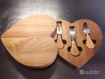Tagliere in legno a forma di cuore - IN SCONTO