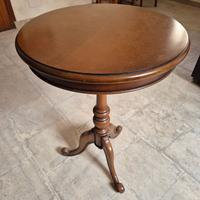 Tavolino liberty in legno